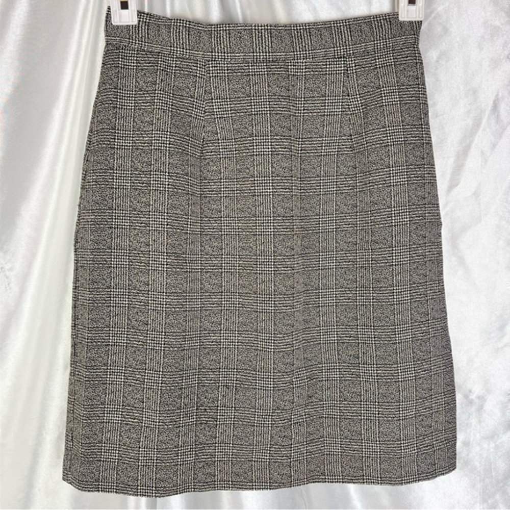 Vintage Black & White Plaid Mini Skirt – Preppy Y2K Business Casual (Size 6) - Picture 1 of 6